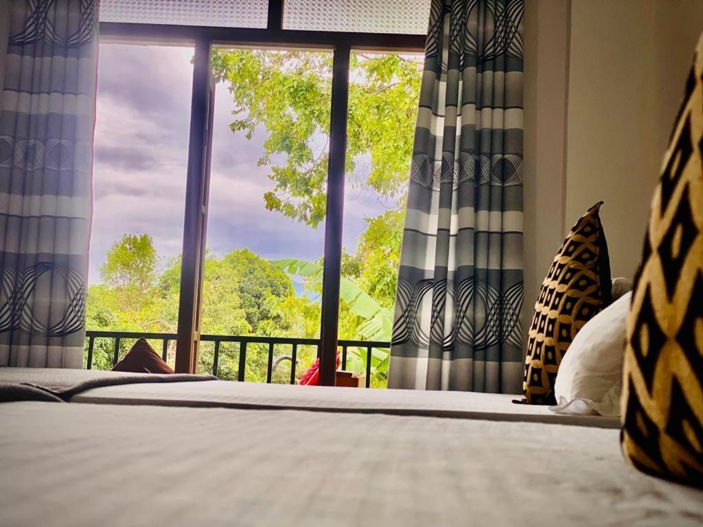 Bed and Breakfast Montes Елла Екстер'єр фото