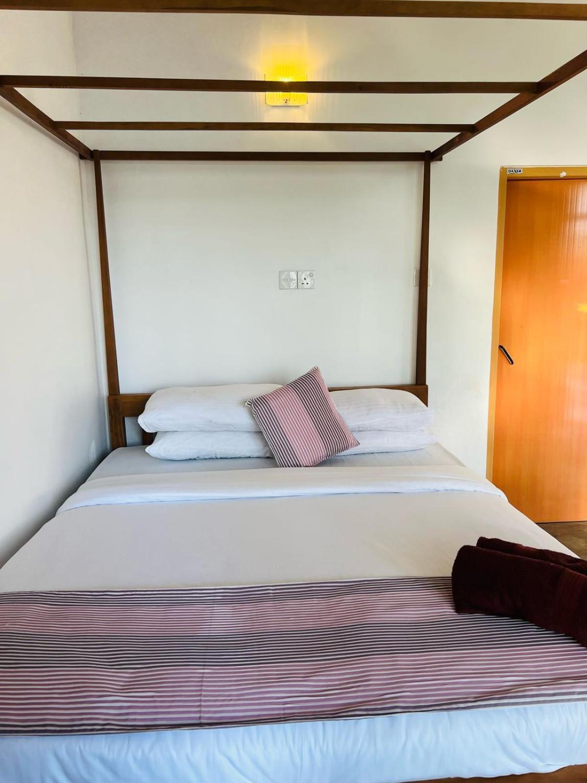 Bed and Breakfast Montes Елла Екстер'єр фото