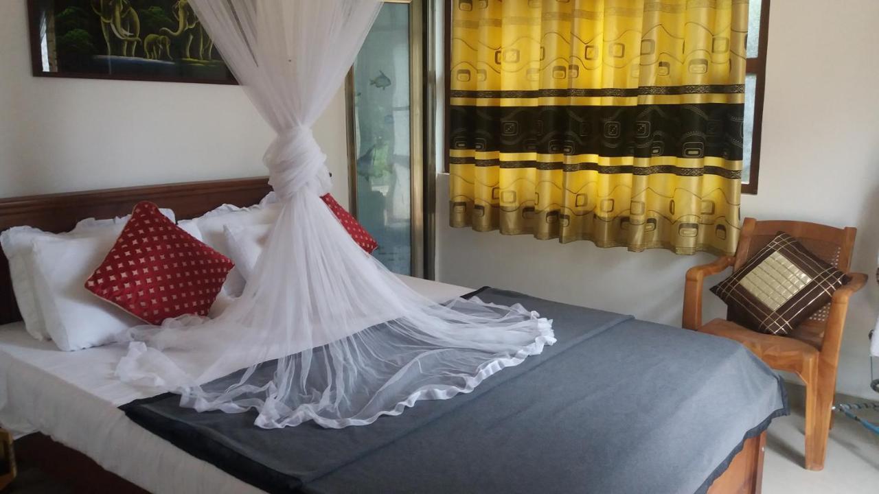 Bed and Breakfast Montes Елла Екстер'єр фото